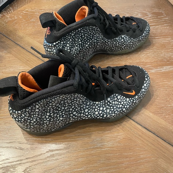 Nike Foamposite Safari, size 7.5M - 9W, no box -$600 on stockX - Picture 5 of 7